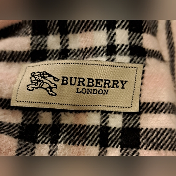 Vintage Burberry Pink Cashmere Nova Check Neutral Boho Prep Scarf Wrap w/ Fringe - Picture 7 of 7
